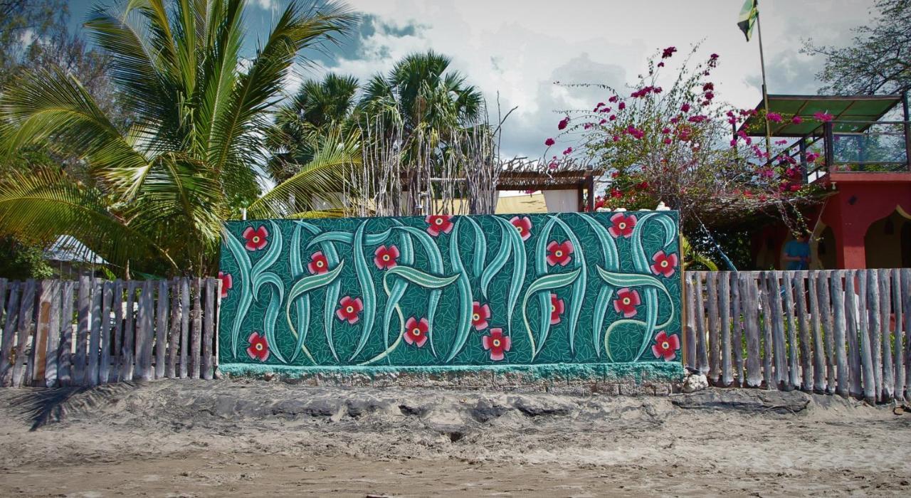 Katamah Beachfront Guesthouse Пляж Сокровищ Экстерьер фото